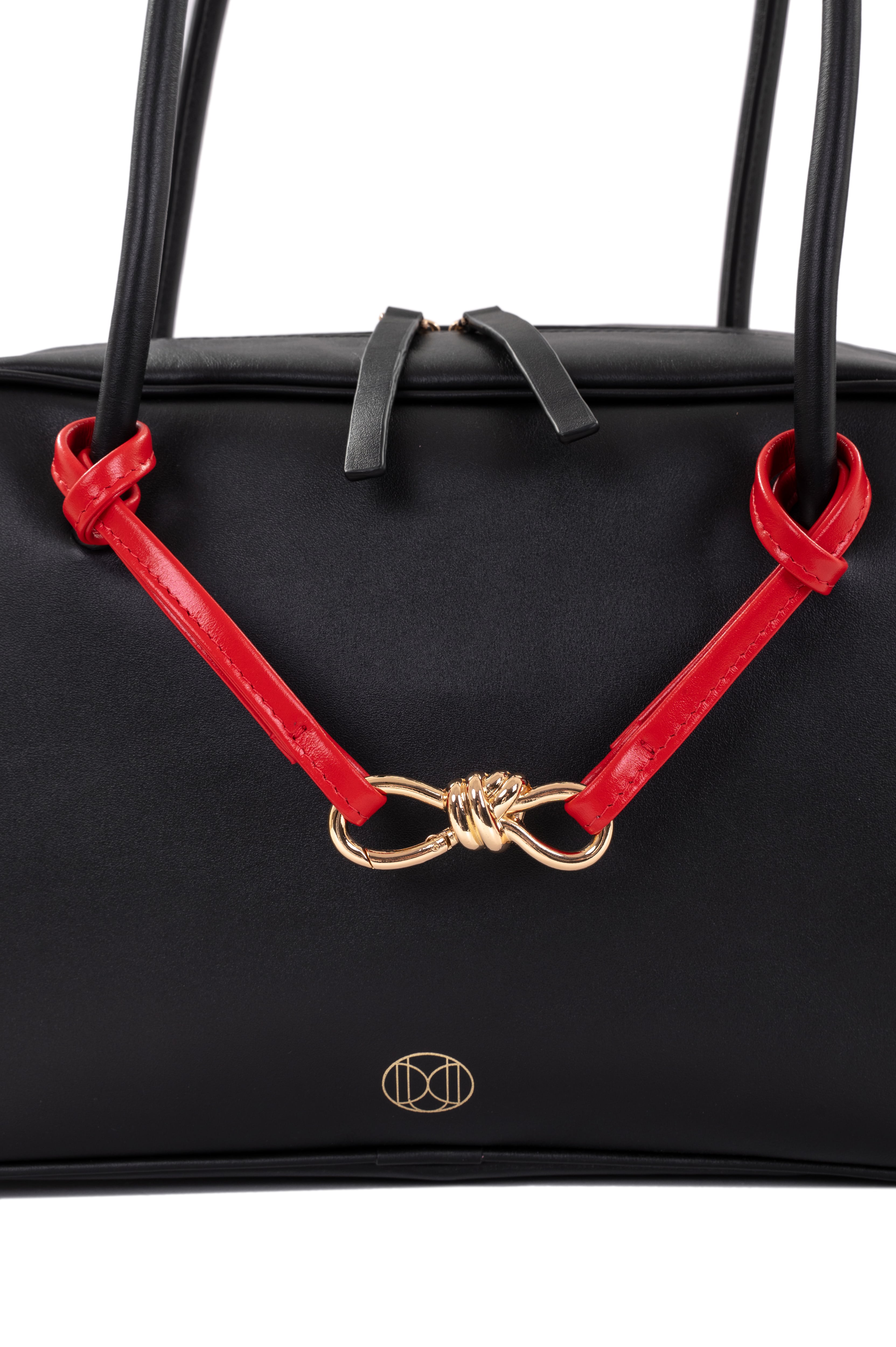 The Knot червоний