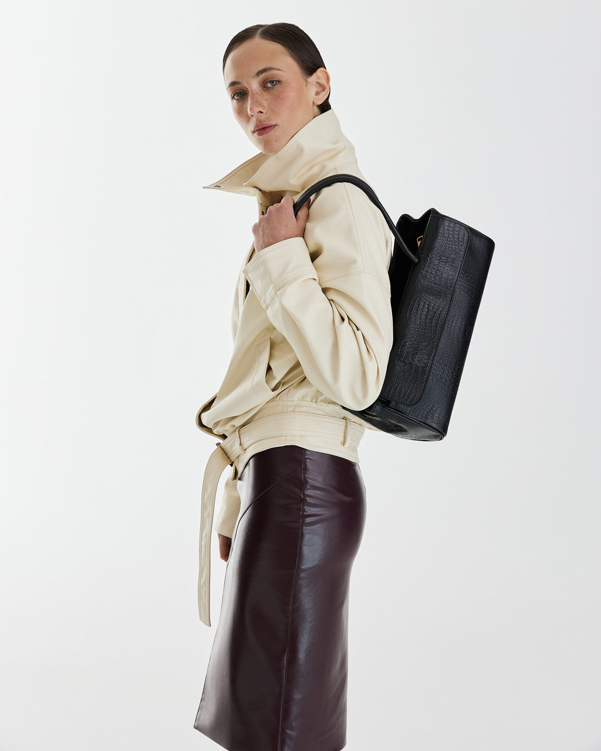 CORE LARGE кайман чорна